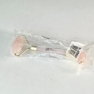It Cosmetics De-puffing Rose Quartz Roller Massaging Tool Smooth New NWT